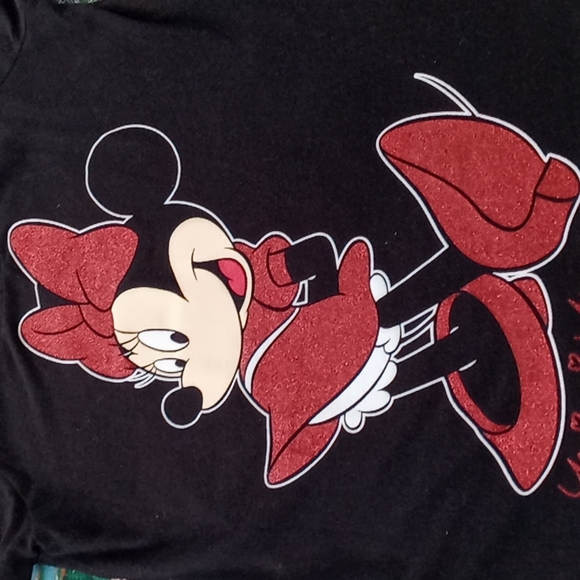 Cute, Girl's size 7/8 (M), Minnie Mouse Top with Red Sparkles by Disney ❤️🖤 - Picture 9 of 10